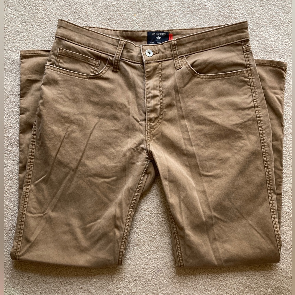 Dockers Jean Cut Khaki Pants